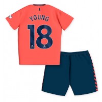 Camiseta Everton Ashley Young #18 Visitante Equipación para niños 2023-24 manga corta (+ pantalones cortos)